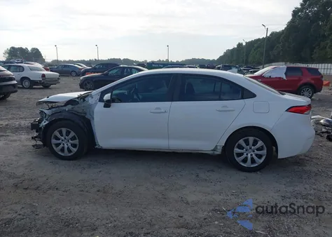 2021 Toyota Corolla Le z USA, uszkodzony, nr VIN 5YFEPMAE9MP236922